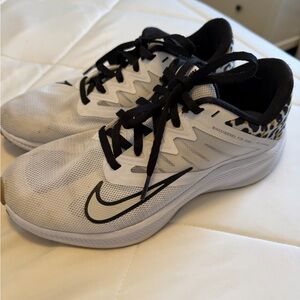 Nike White and Black Running Shoes with Cheetah Pattern - Women’s